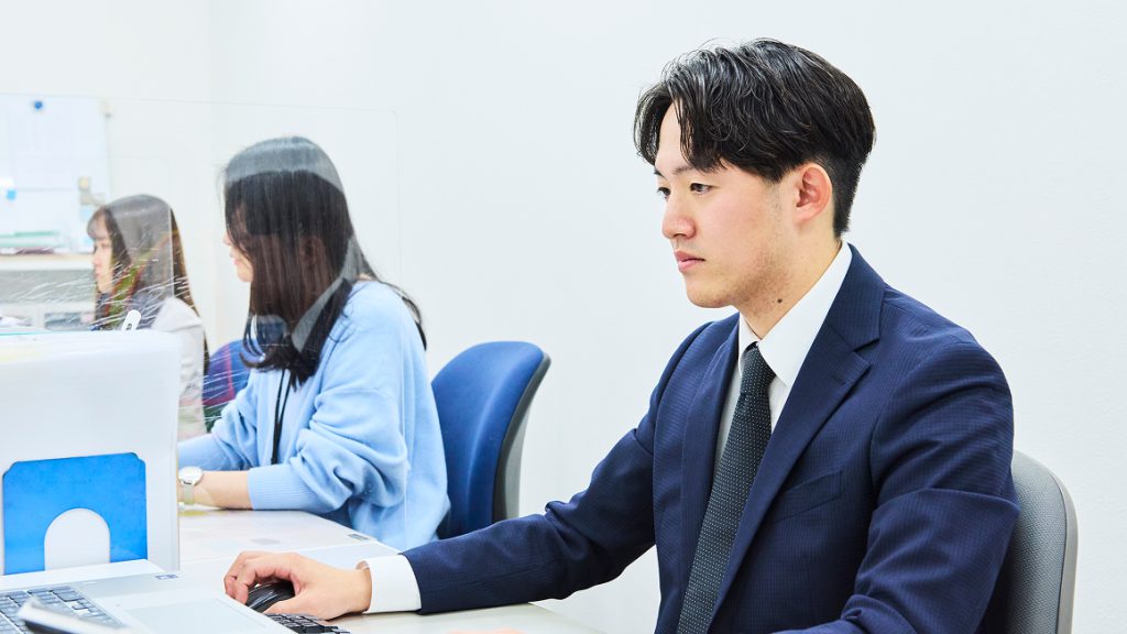 事務職 R.T.
